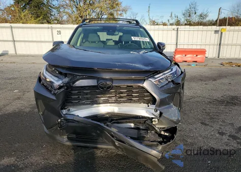 2025 Toyota Rav4 Xle z USA, uszkodzony, nr VIN JTMRWRFV2SD295045